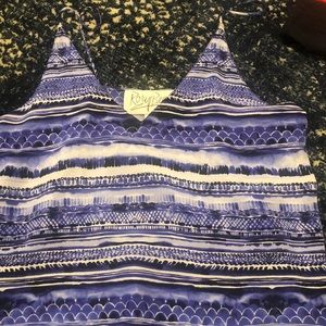 Blue pattern tank